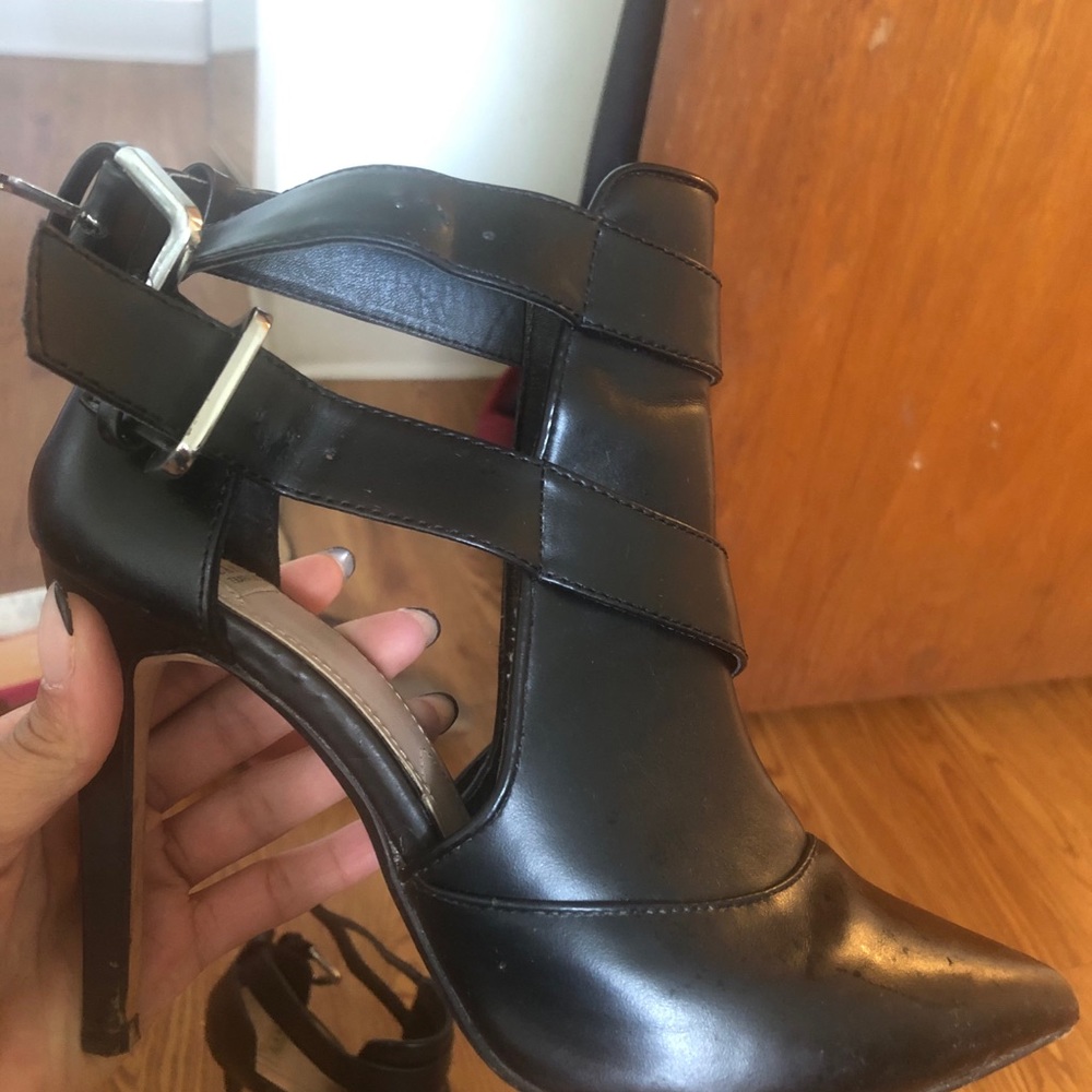 Boots - Picture 4 of 4